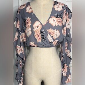 🩶 Floral Blouse Gray and Pink Size Small 🩶